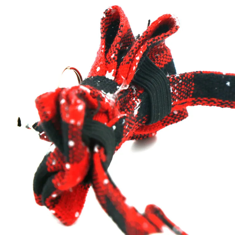 Collier de noël rouge à carreaux avec nœud papillon et cloche pour chien et chat